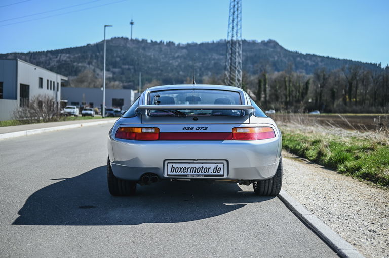 Porsche 928 GTS