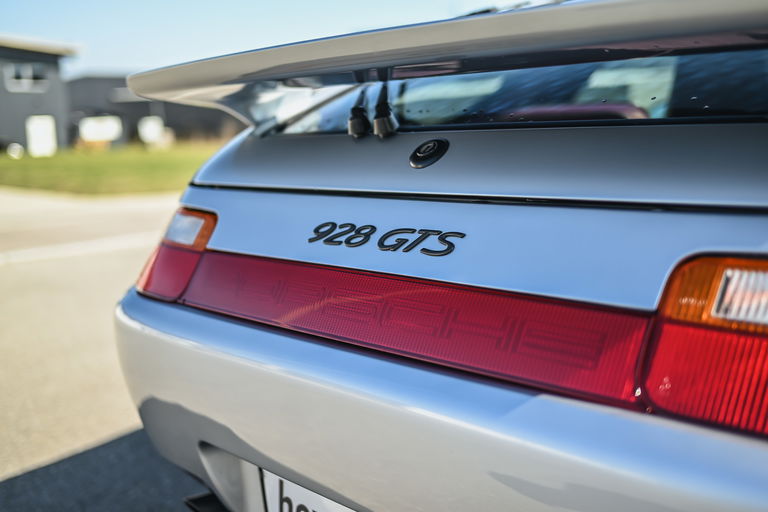 Porsche 928 GTS