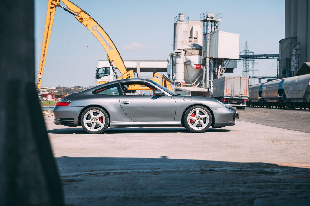 Treasure hunter Stefan Rusam found two museum-worthy 996s