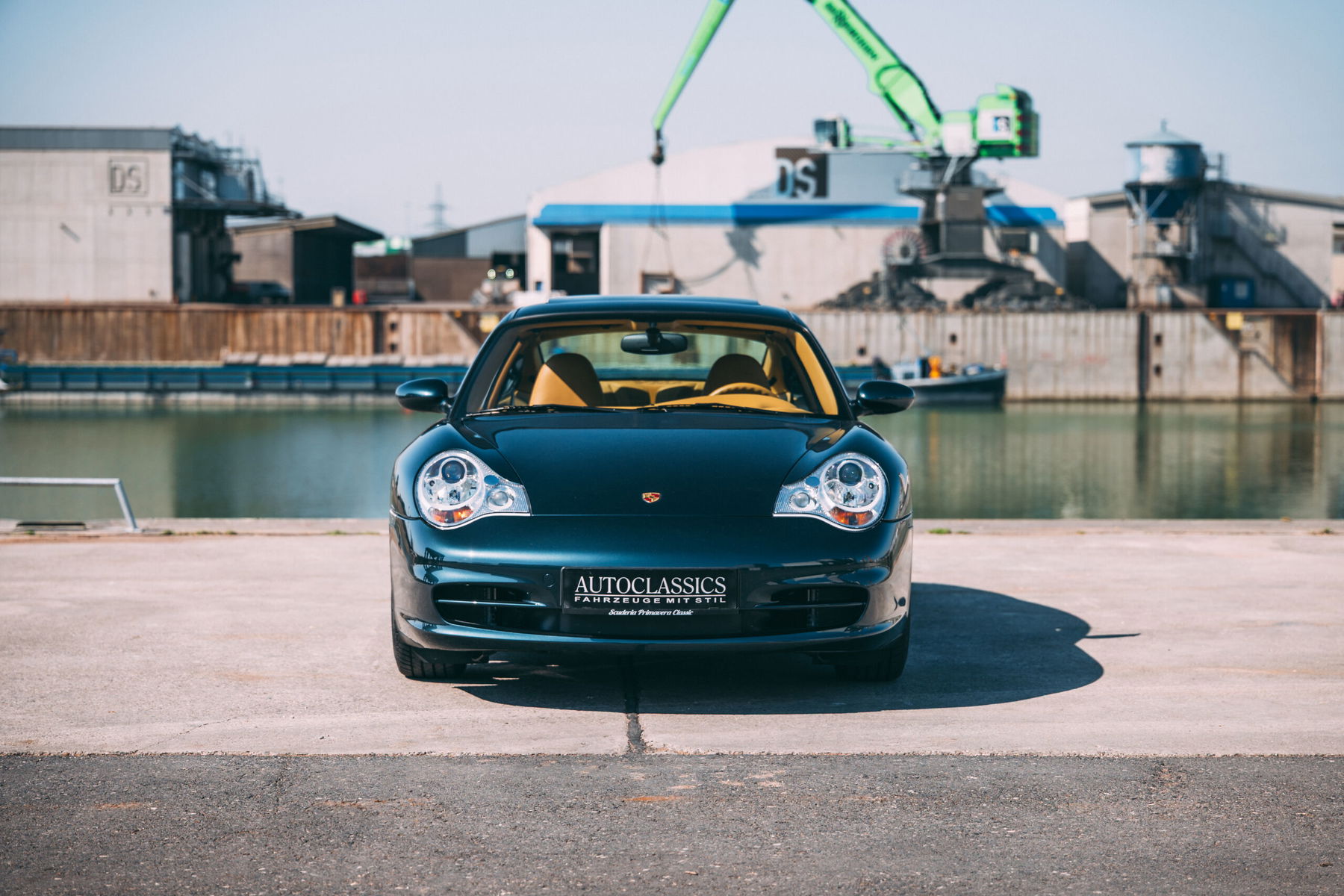 Porsche 996.2 Carrera Lago Green front