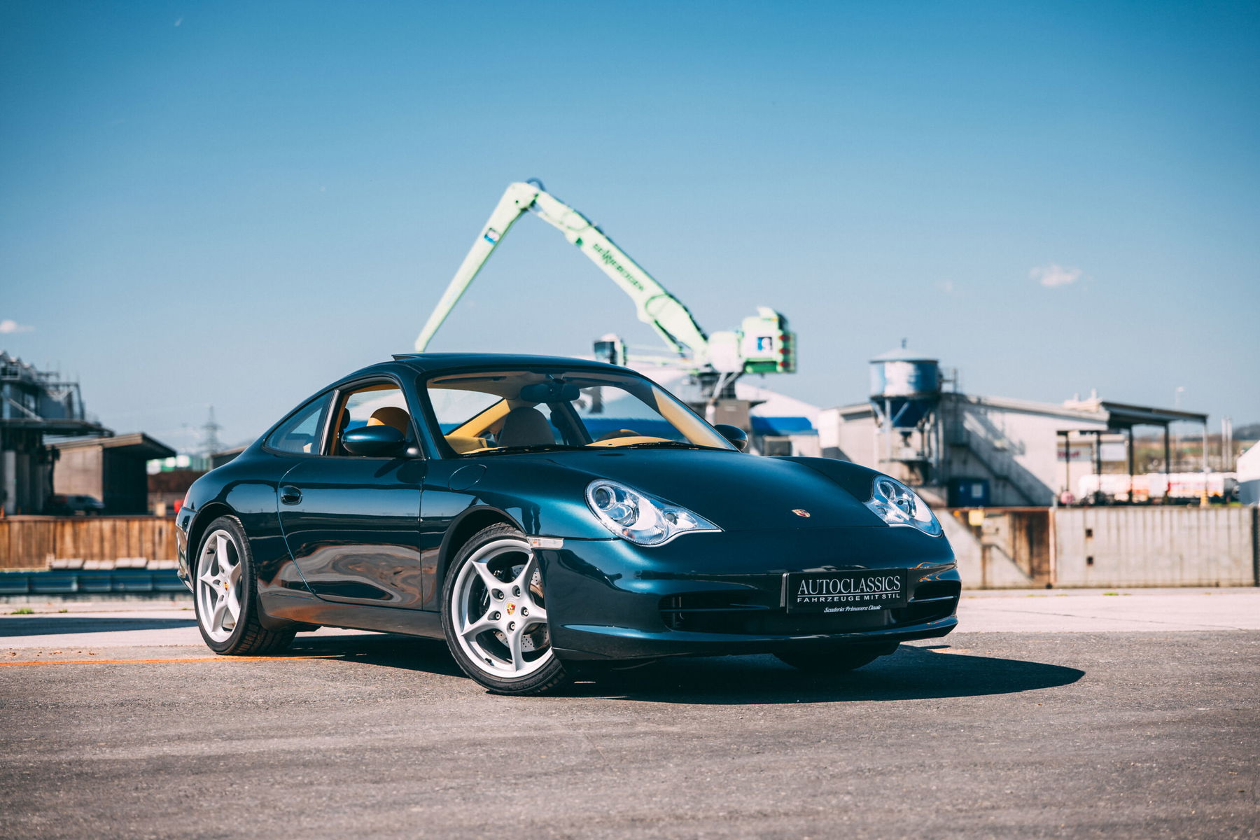 Porsche 996.2 Carrera Lago Green Front
