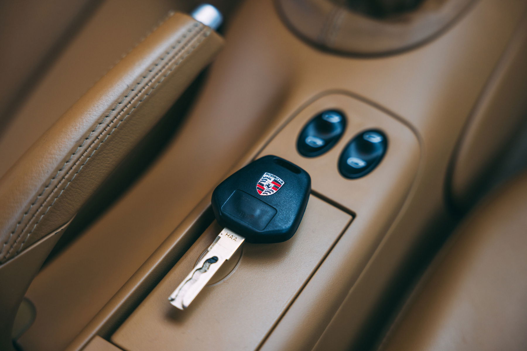 Porsche 996.2 Carrera Interior Savannah Beige