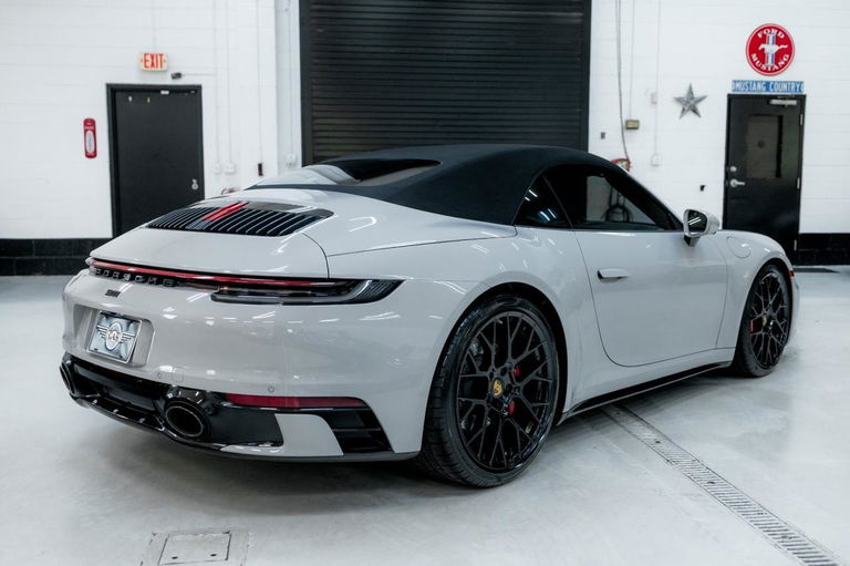 Porsche 992 Carrera 4S