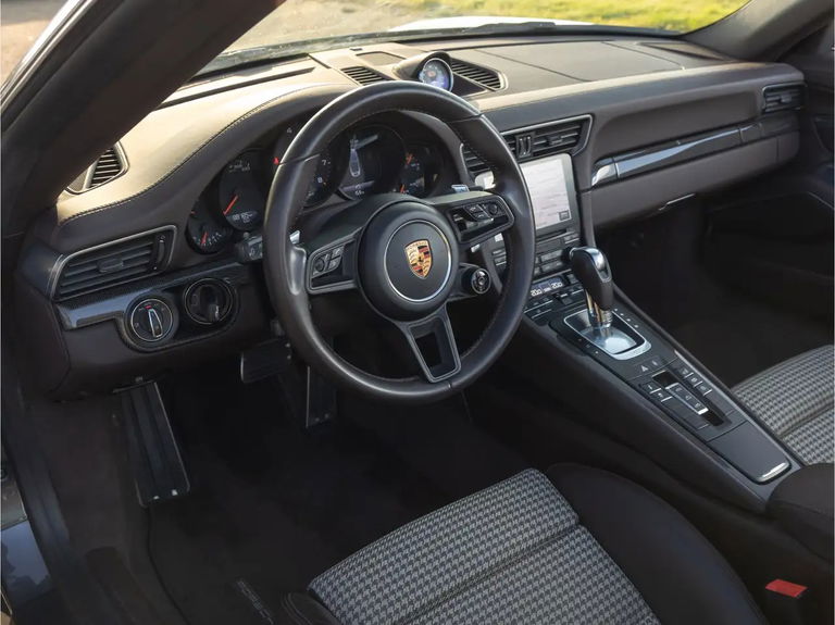 Porsche 991.2 Carrera GTS