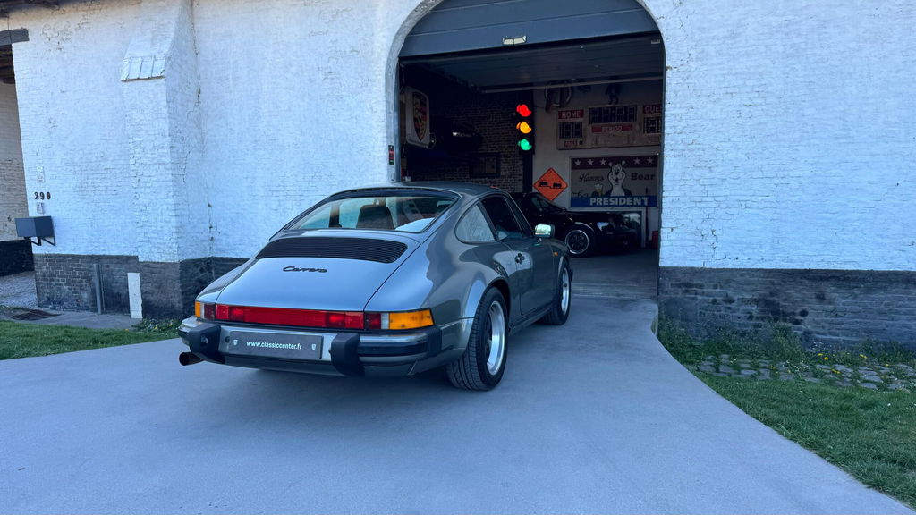 Porsche 911 Carrera 3.2