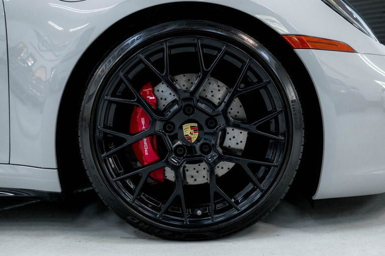 Porsche 992 Carrera 4S