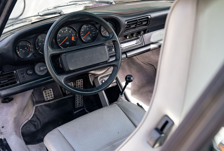 Porsche 911 Carrera 3.2