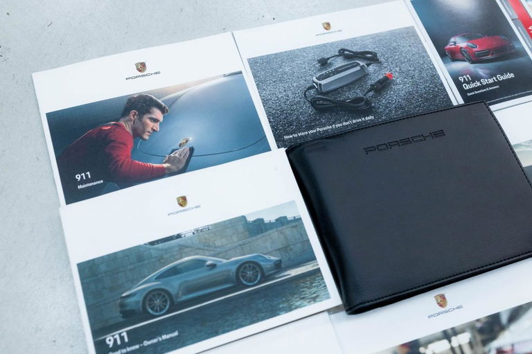 Porsche 992 Carrera 4S