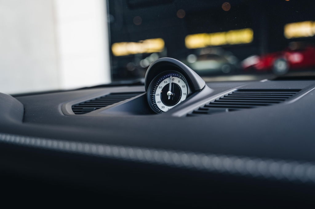 Porsche 992 Belgian Legend Edition