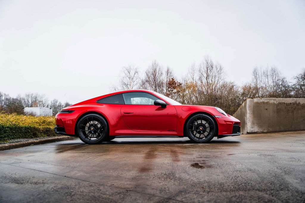 Porsche 992.2 Carrera 4 GTS