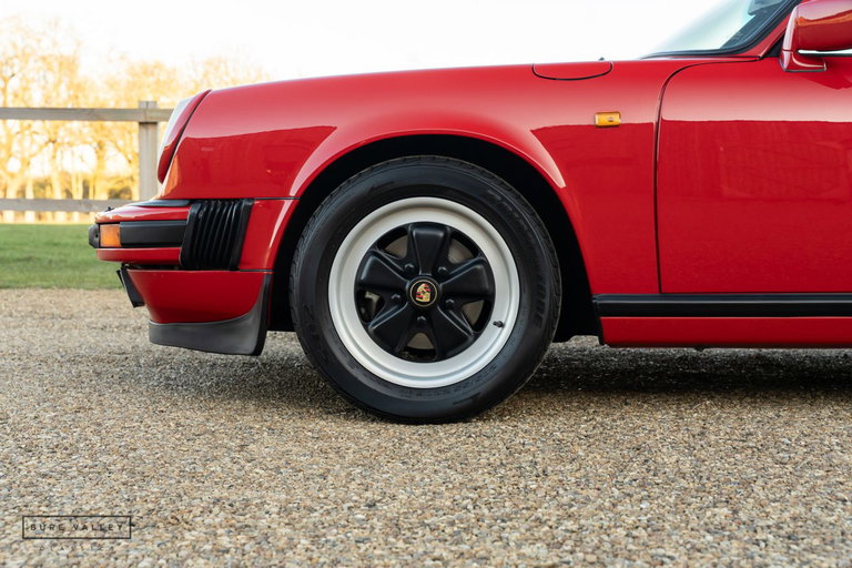 Porsche 911 Carrera 3.2