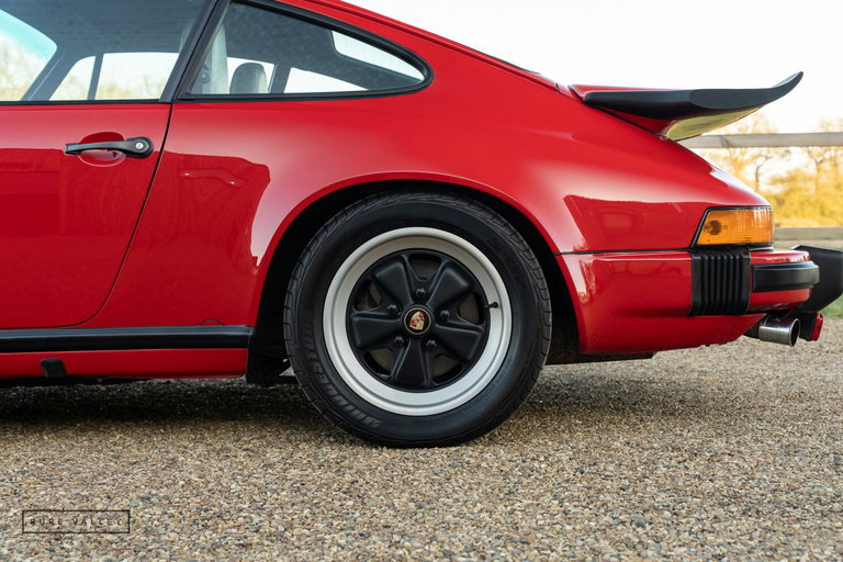 Porsche 911 Carrera 3.2