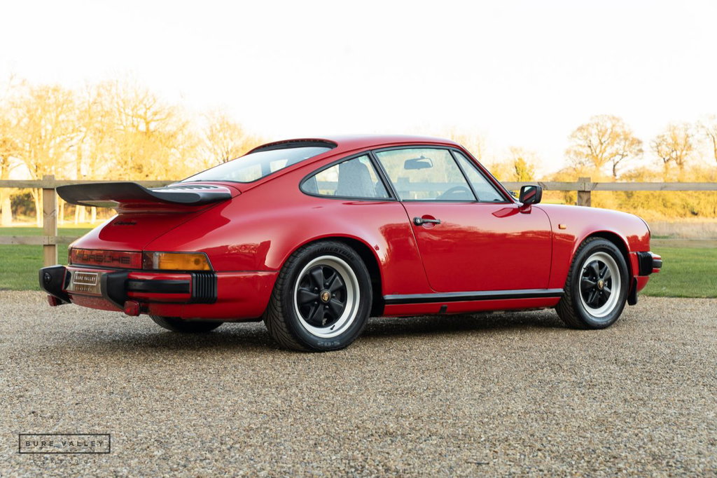 Porsche 911 Carrera 3.2