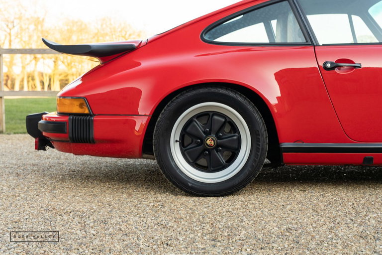 Porsche 911 Carrera 3.2