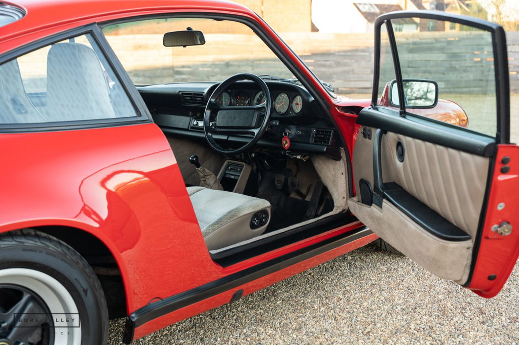 Porsche 911 Carrera 3.2