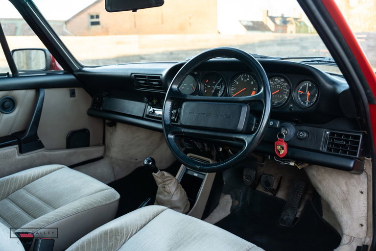 Porsche 911 Carrera 3.2