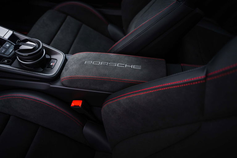 Porsche 992.2 Carrera 4 GTS