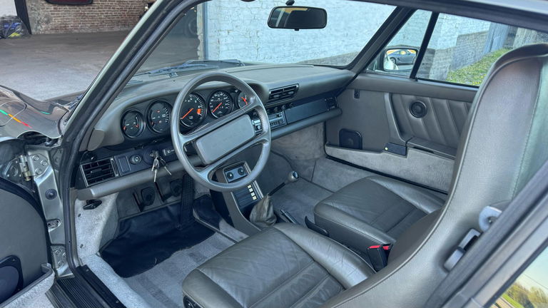 Porsche 911 Carrera 3.2