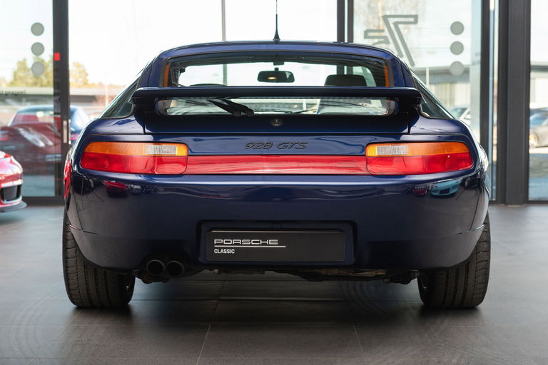 Porsche 928 GTS
