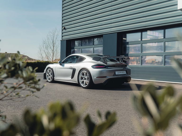 Porsche 718 Cayman GT4 RS
