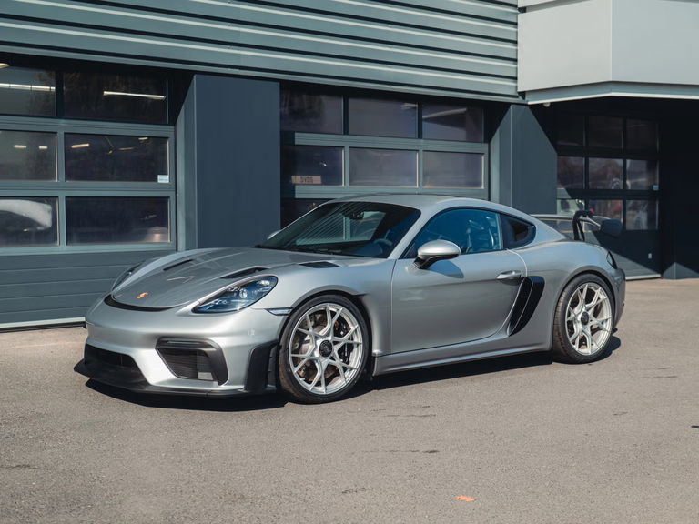Porsche 718 Cayman GT4 RS