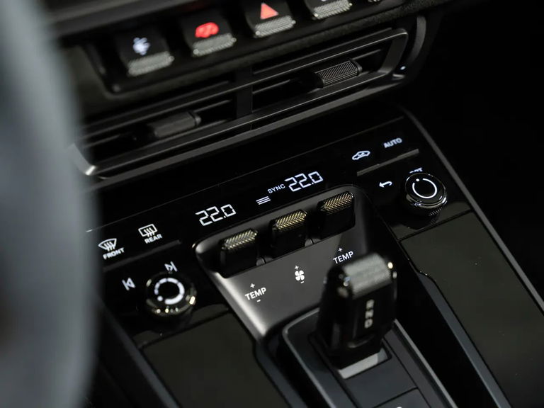 Porsche 992 Carrera 4 GTS