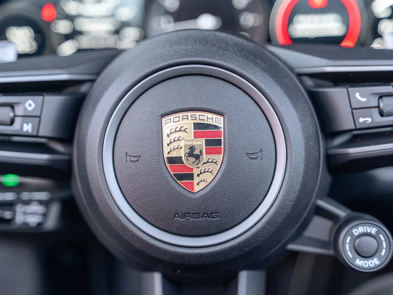 Porsche 992 Carrera