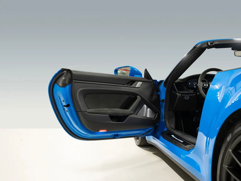 Porsche 992 Carrera 4 GTS