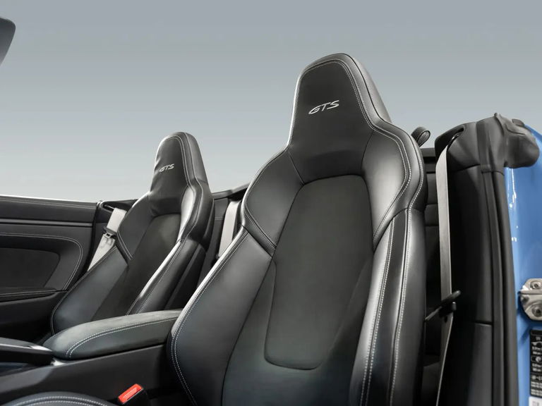 Porsche 992 Carrera 4 GTS