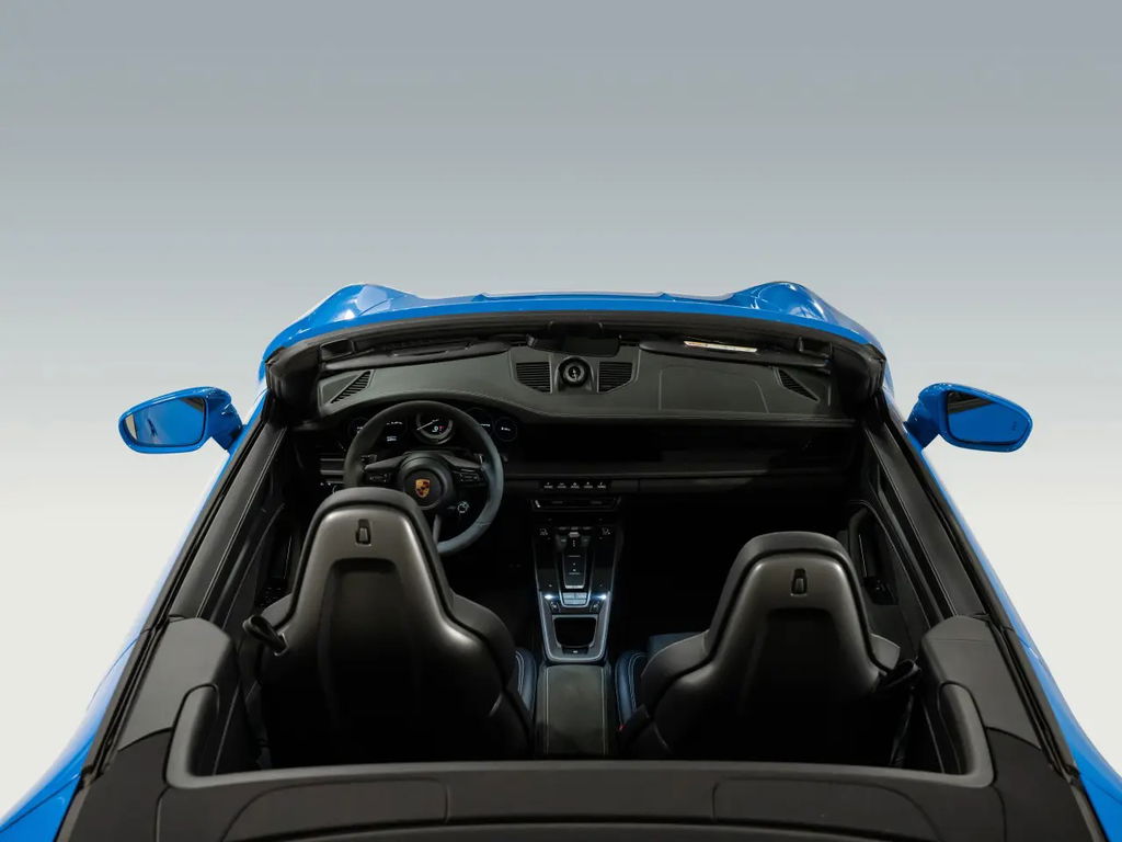 Porsche 992 Carrera 4 GTS