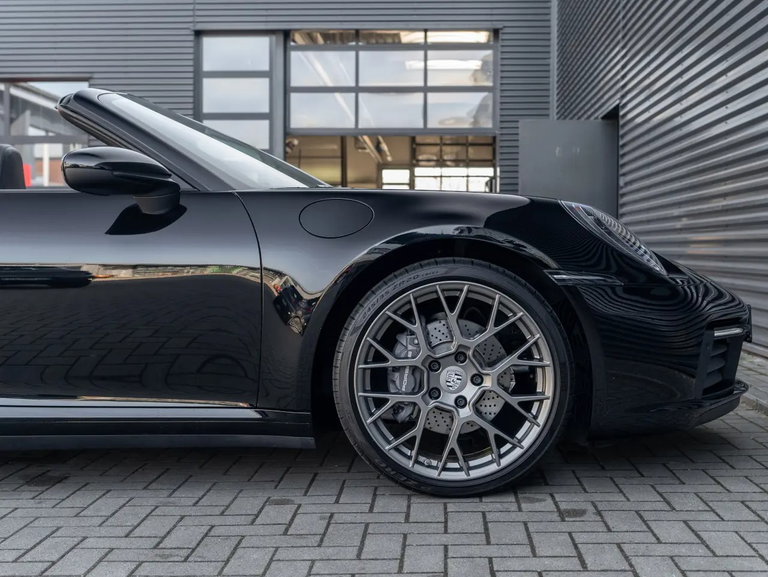Porsche 992 Carrera