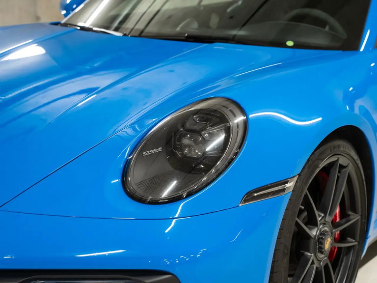 Porsche 992 Carrera 4 GTS