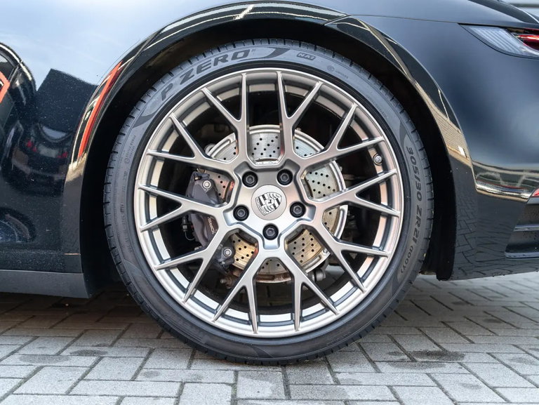 Porsche 992 Carrera