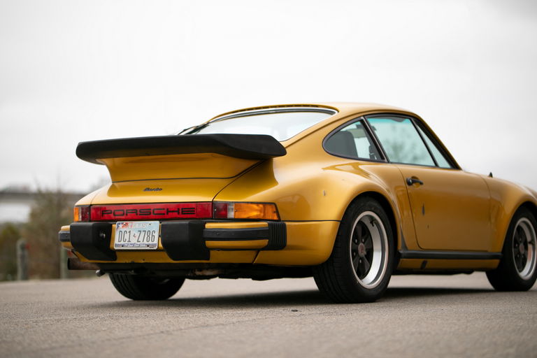 Porsche 911 Turbo 3.3 (US)