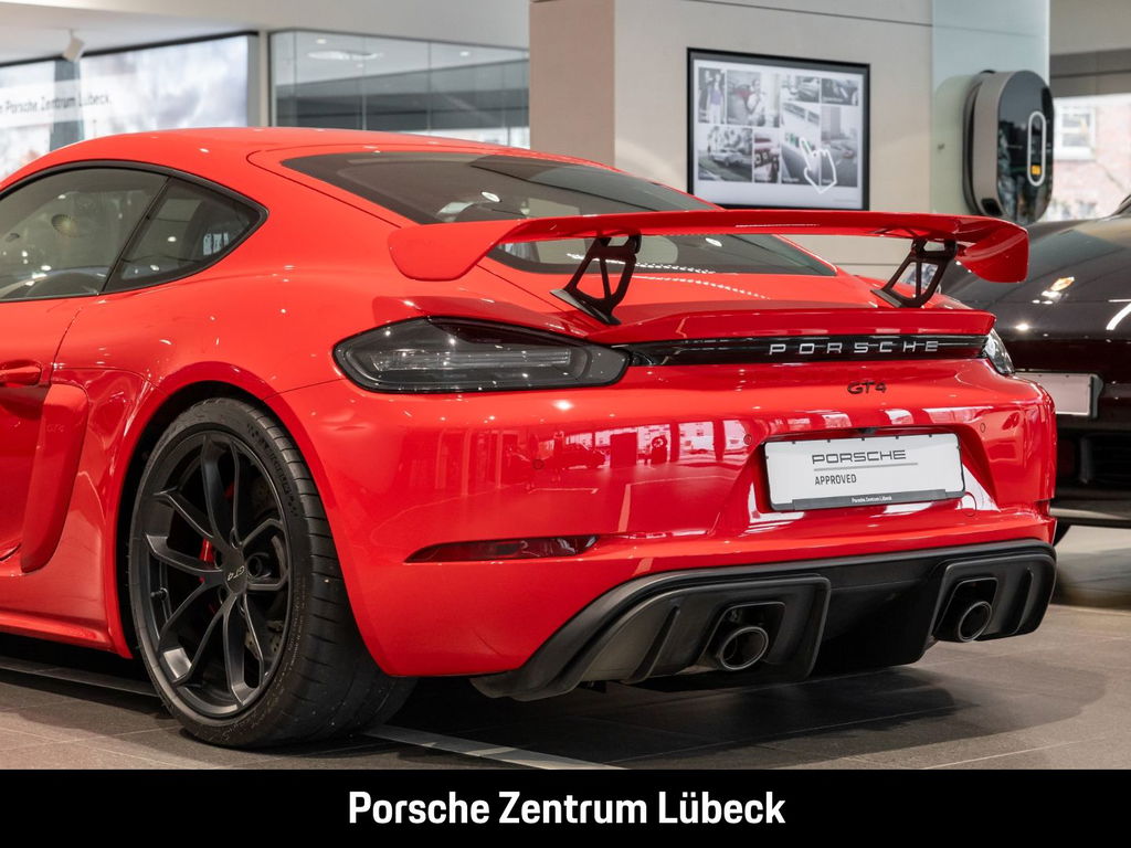 Porsche 718 Cayman GT4