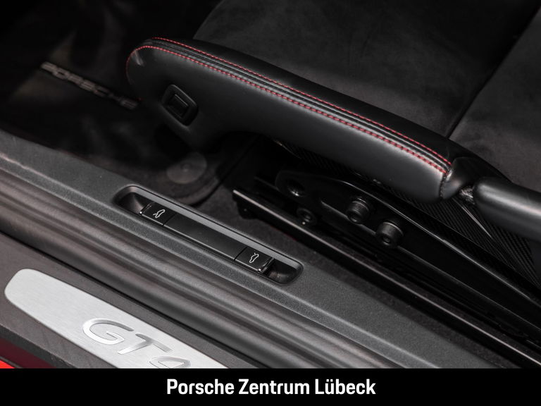 Porsche 718 Cayman GT4