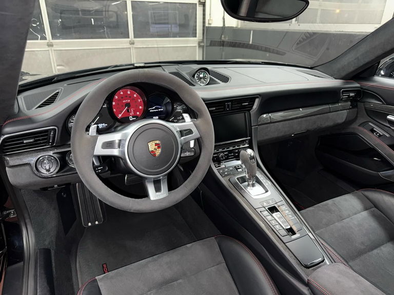 Porsche 991 Carrera GTS
