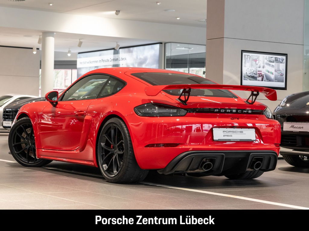 Porsche 718 Cayman GT4