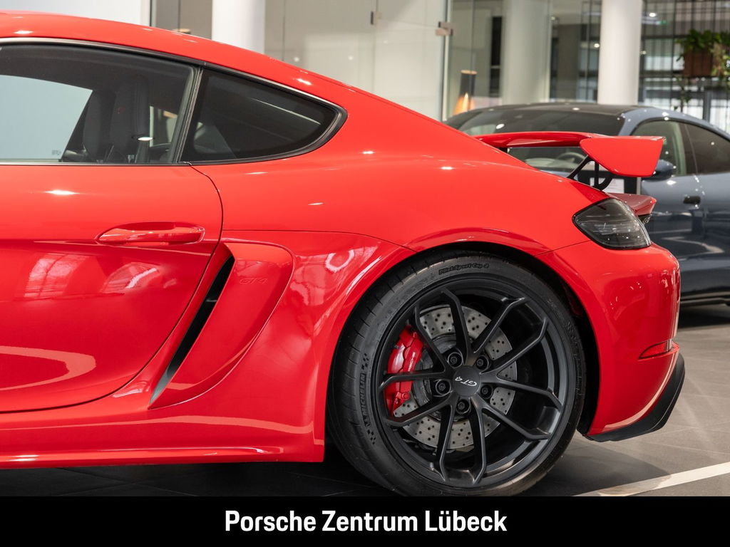 Porsche 718 Cayman GT4