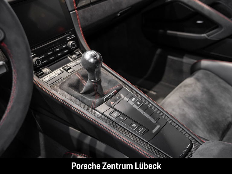 Porsche 718 Cayman GT4