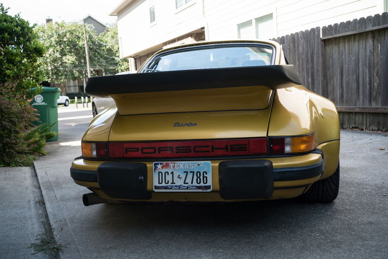 Porsche 911 Turbo 3.3 (US)