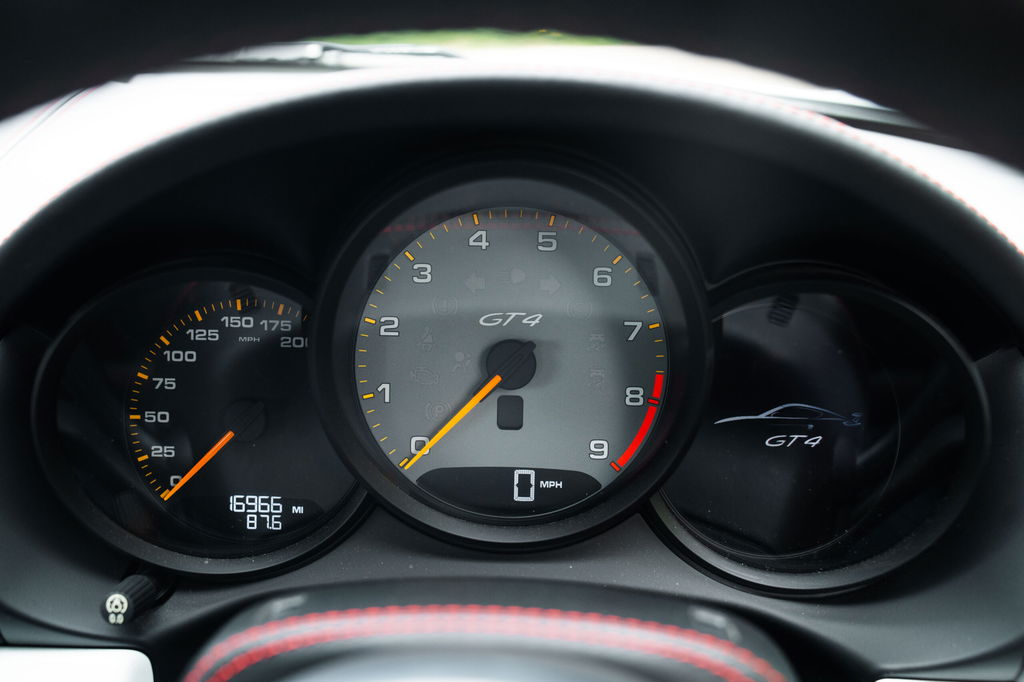 Porsche 981 Cayman GT4