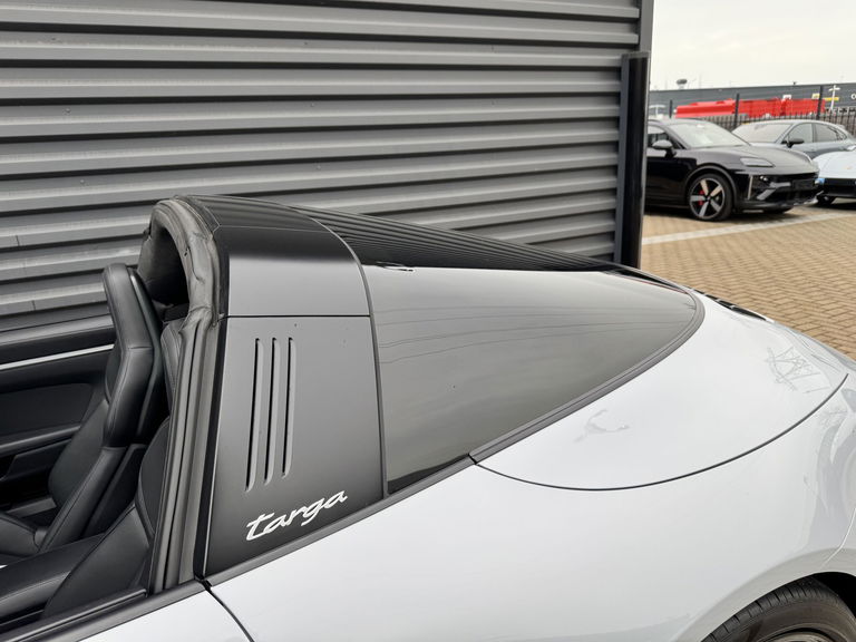 Porsche 992 Targa 4