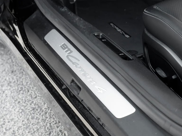 Porsche 992 Carrera 4