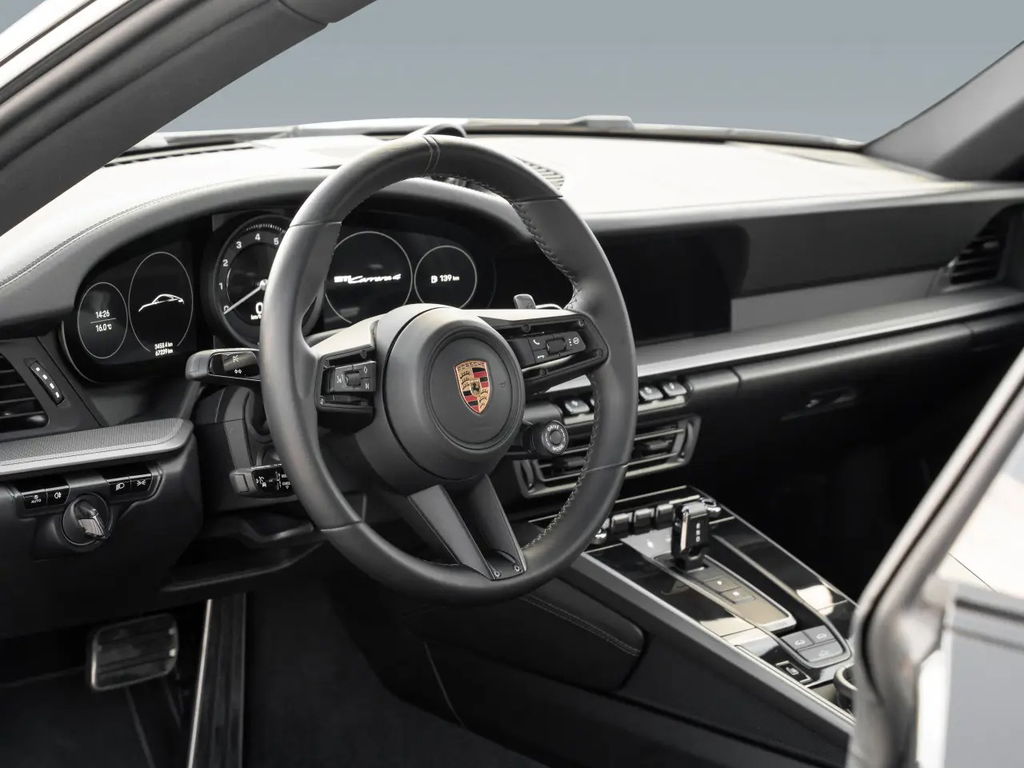 Porsche 992 Carrera 4