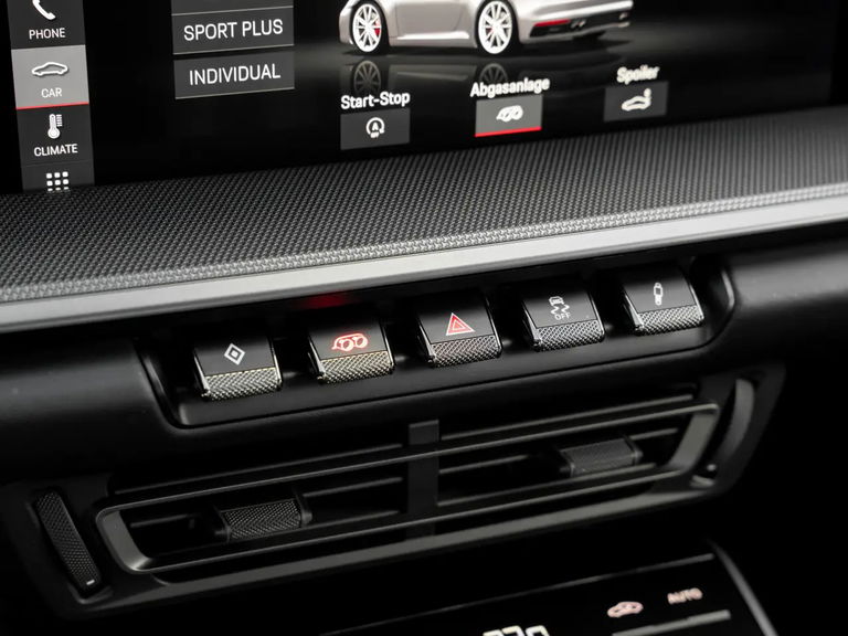 Porsche 992 Carrera 4