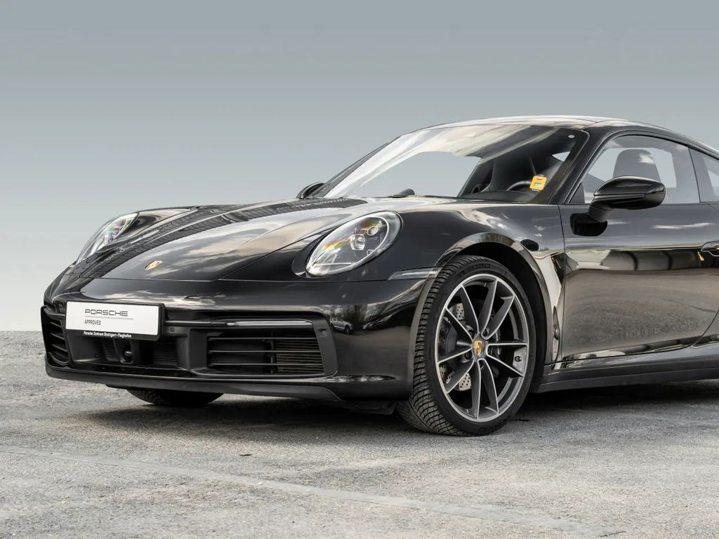 Porsche 992 Carrera 4