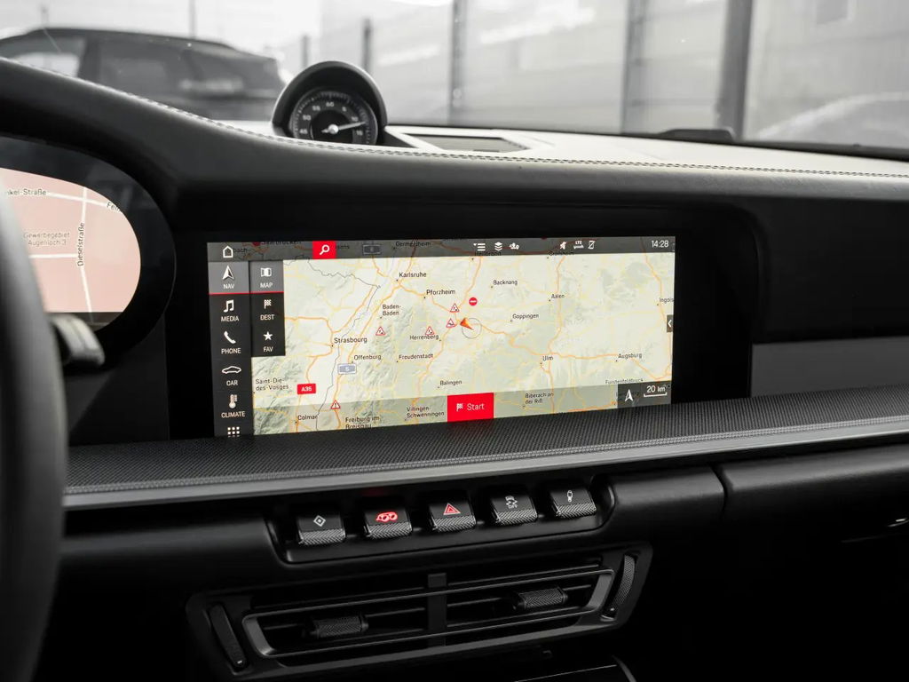 Porsche 992 Carrera 4