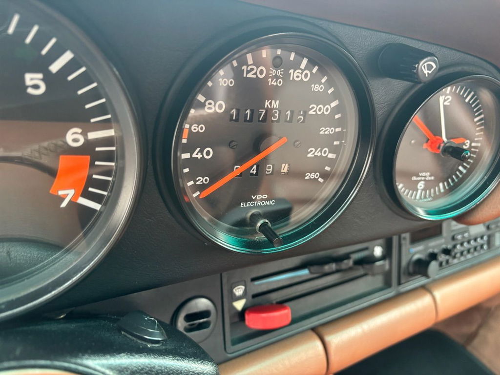 Porsche 911 Carrera 3.2 (KAT)