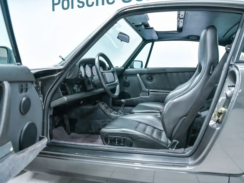Porsche 964 Carrera 4